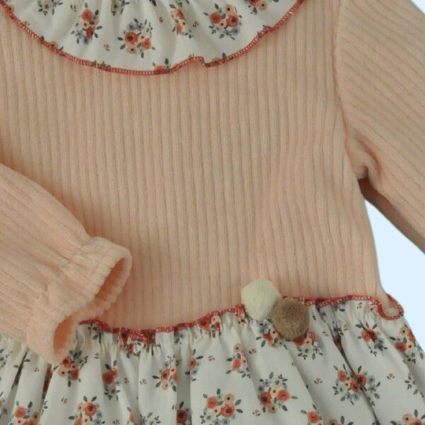 Jesusito con cuerpo liso y volante de flores - Imagen 2