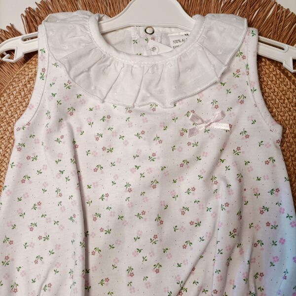 Pelele/ranita de bebé niña con mini flores y lacito. - Imagen 2