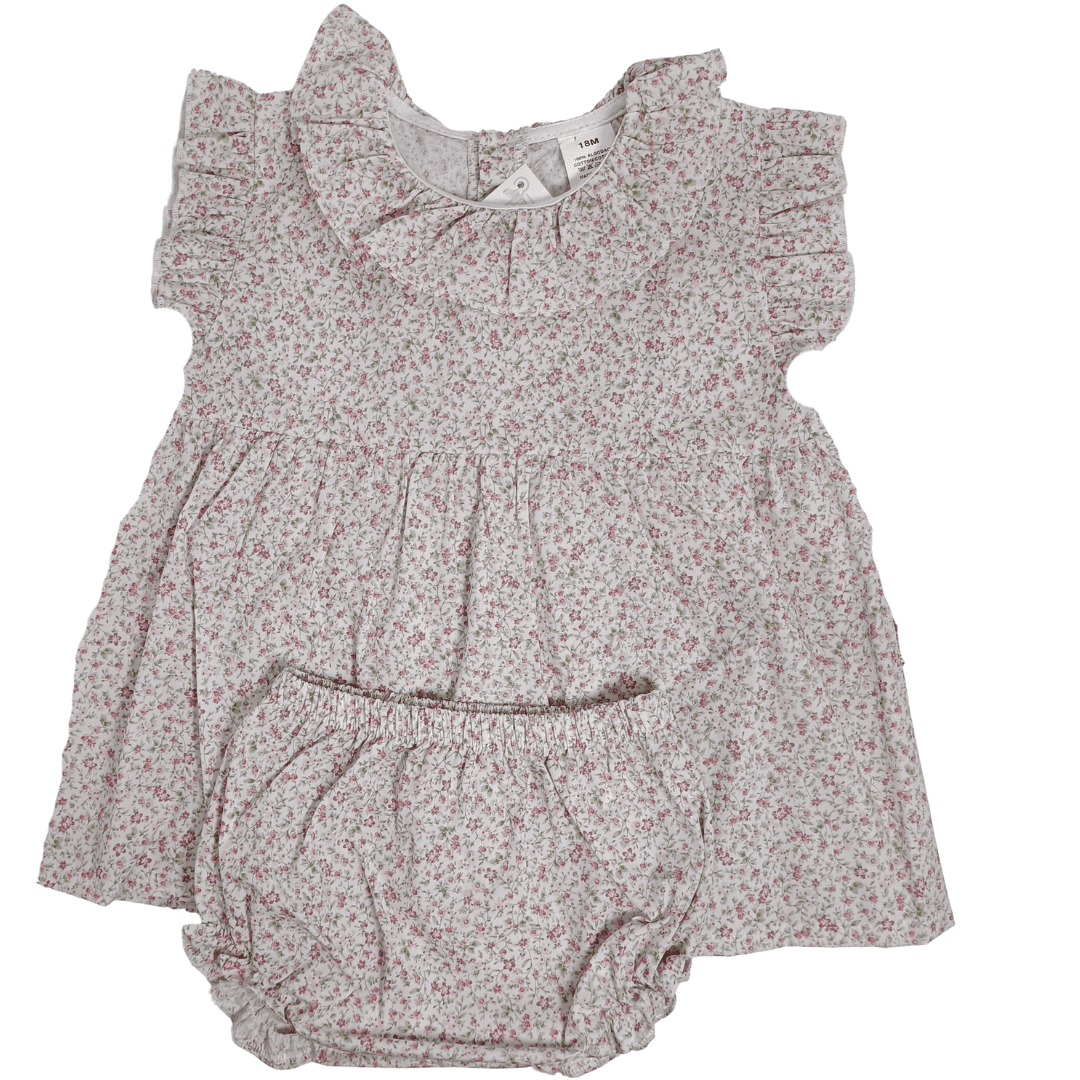 Jesusito Vestido para bebé con flores.