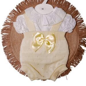 Ranita de bebé piqué amarillo con blusa blanca de plumeti